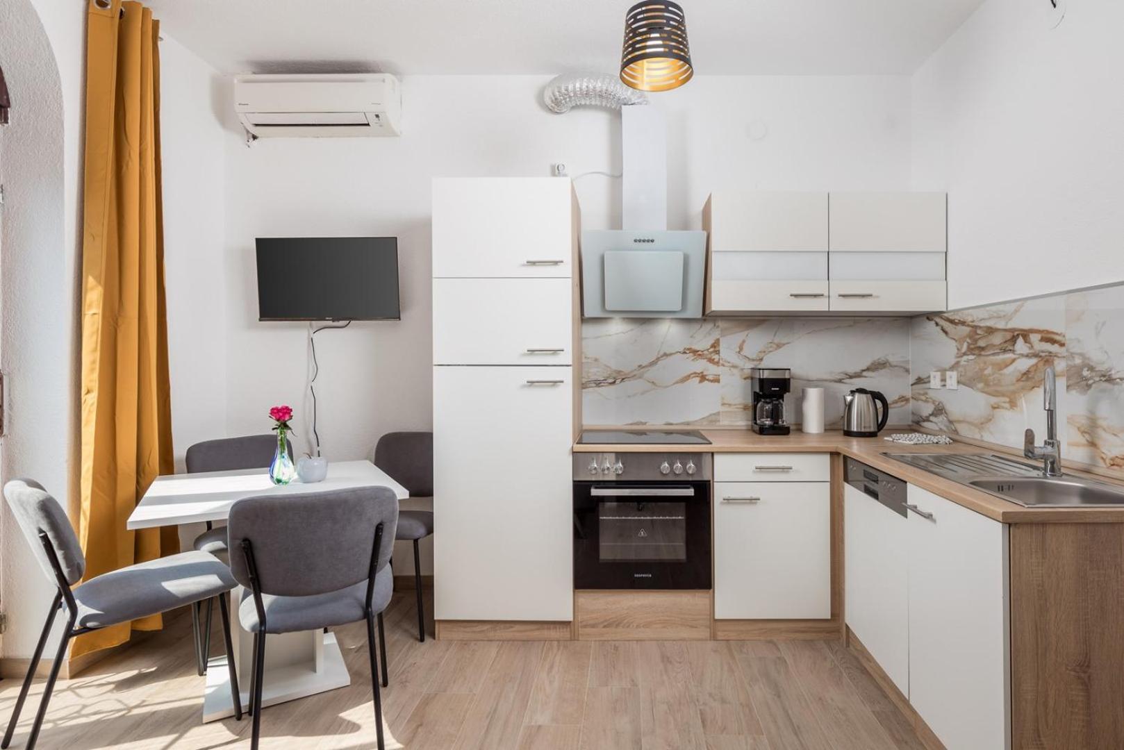 Apartments Jadranka Omišalj Екстериор снимка
